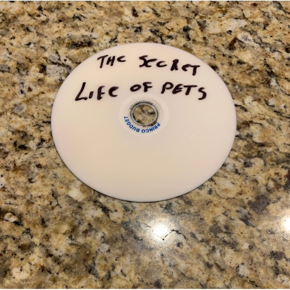 Illumination The Secret Life of Pets DVD - Picture 3 of 4